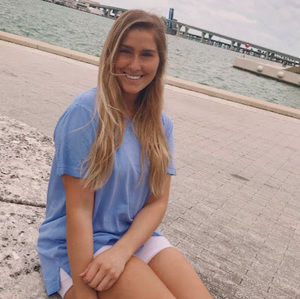 Meet your Posher, Danielle